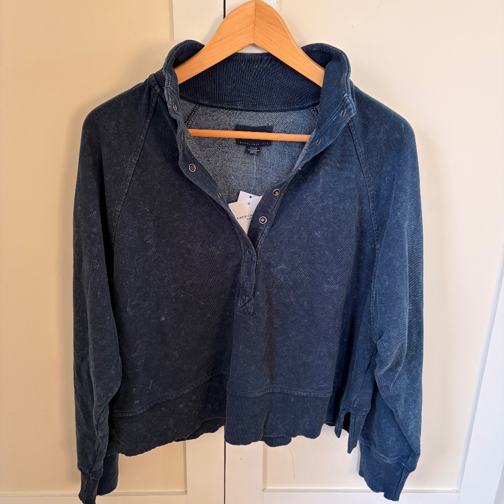 American Eagle Big Hug Fleece Henley Sweatshirt NWT Small Blue Mineral Wash